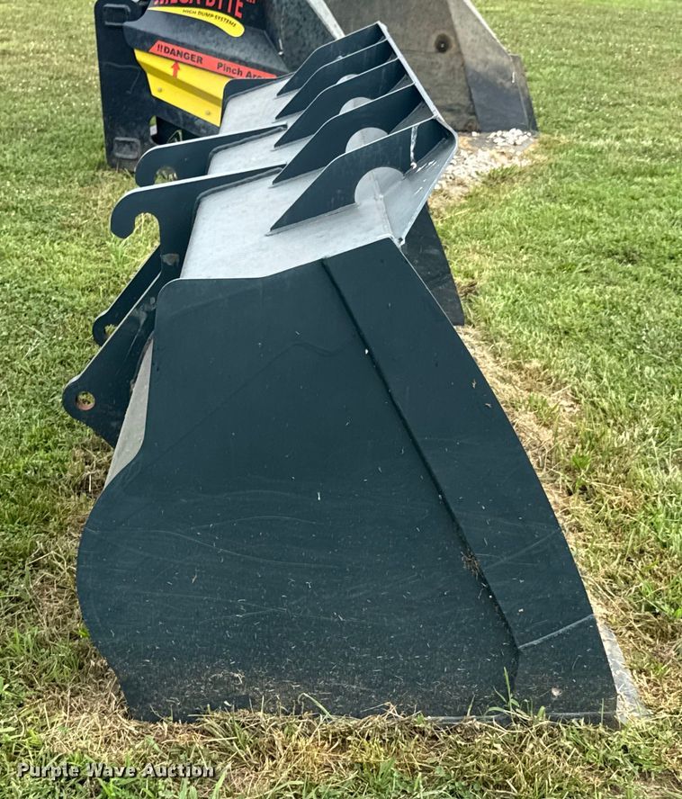 image for item DU9322 Hyundai HL940ATM wheel loader bucket