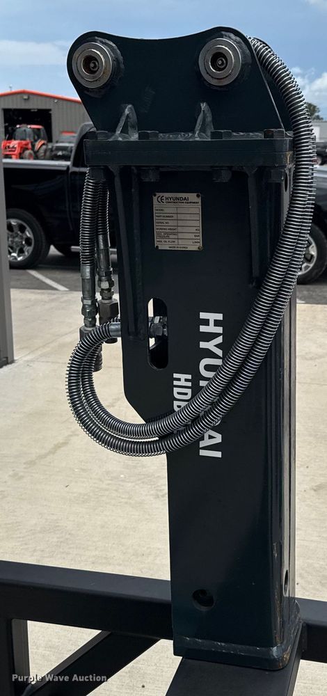 image for item DU9326 Hyundai HDB40 breaker