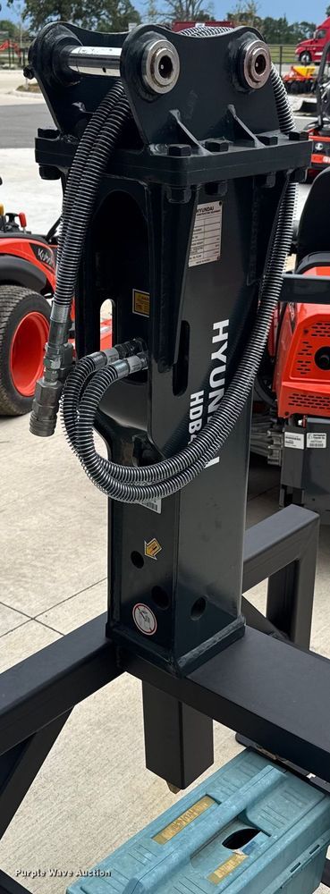 image for item DU9326 Hyundai HDB40 breaker