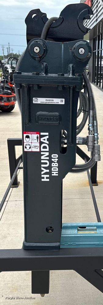 image for item DU9326 Hyundai HDB40 breaker