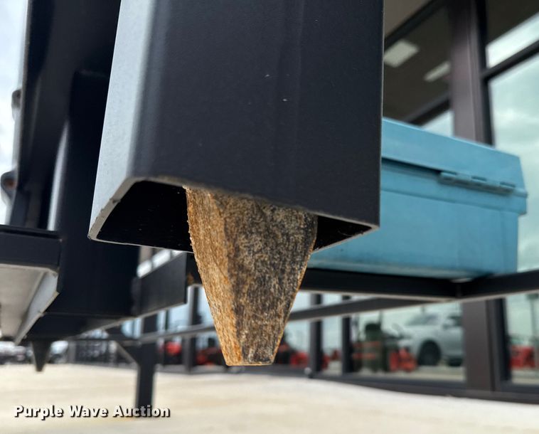 image for item DU9326 Hyundai HDB40 breaker