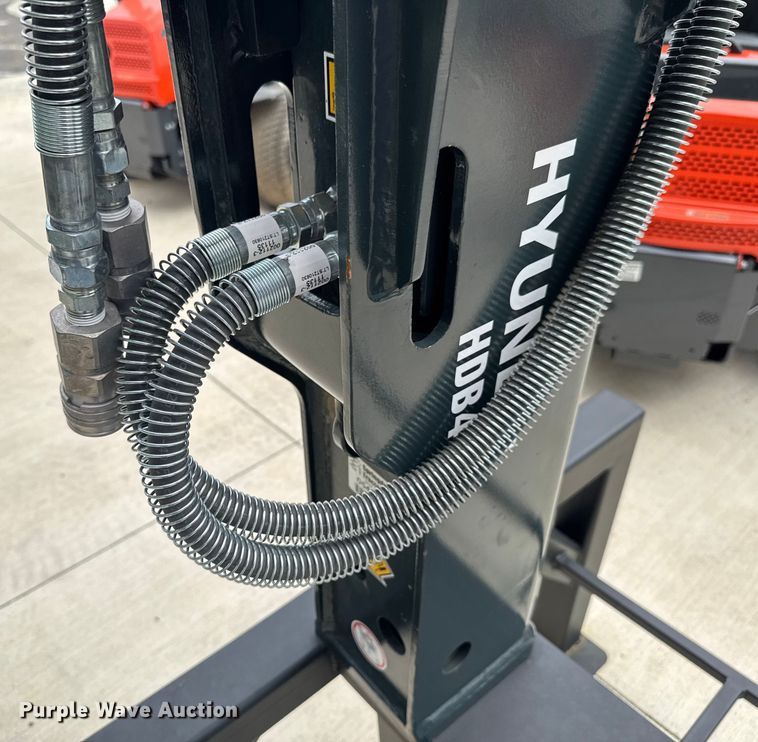 image for item DU9326 Hyundai HDB40 breaker