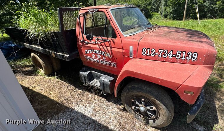 image for item DU9399 1984 Ford F700 dump truck