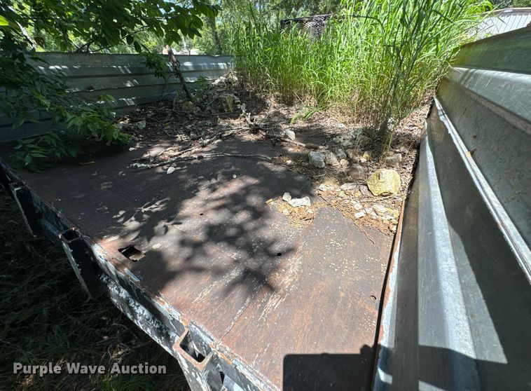 image for item DU9399 1984 Ford F700 dump truck