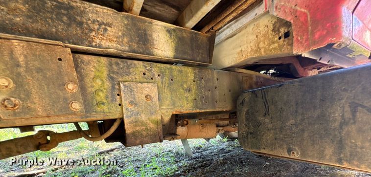 image for item DU9399 1984 Ford F700 dump truck