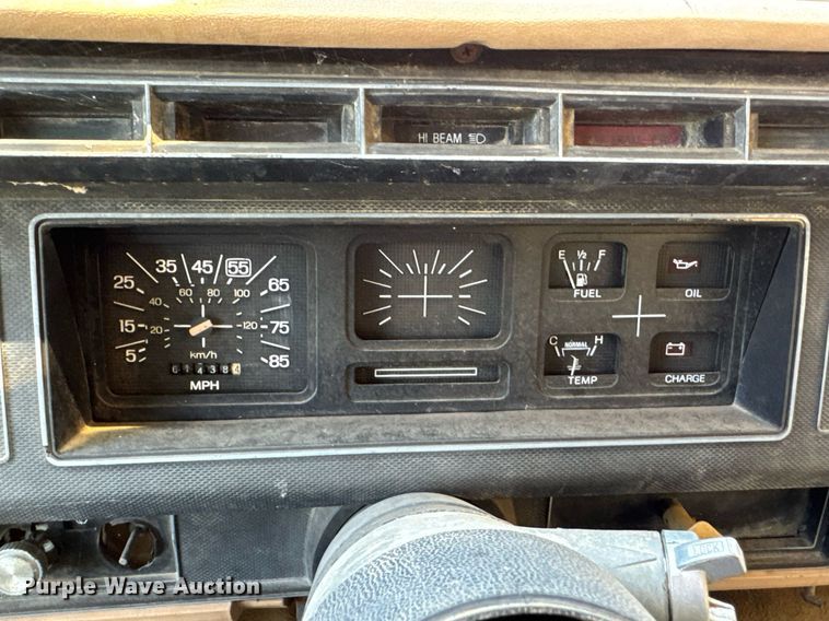 image for item DU9399 1984 Ford F700 dump truck