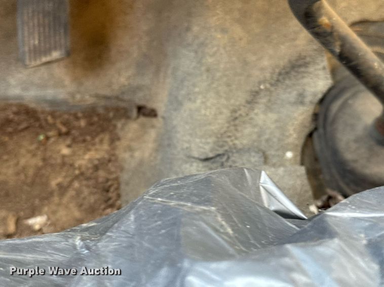 image for item DU9399 1984 Ford F700 dump truck