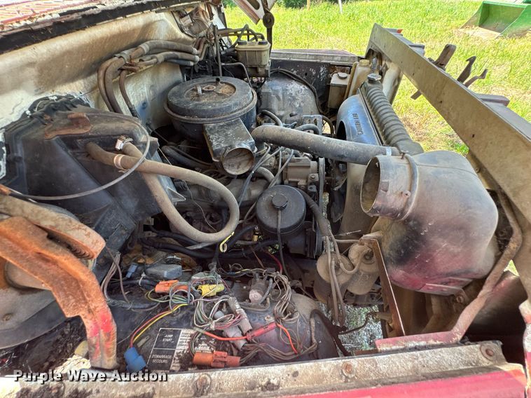 image for item DU9399 1984 Ford F700 dump truck