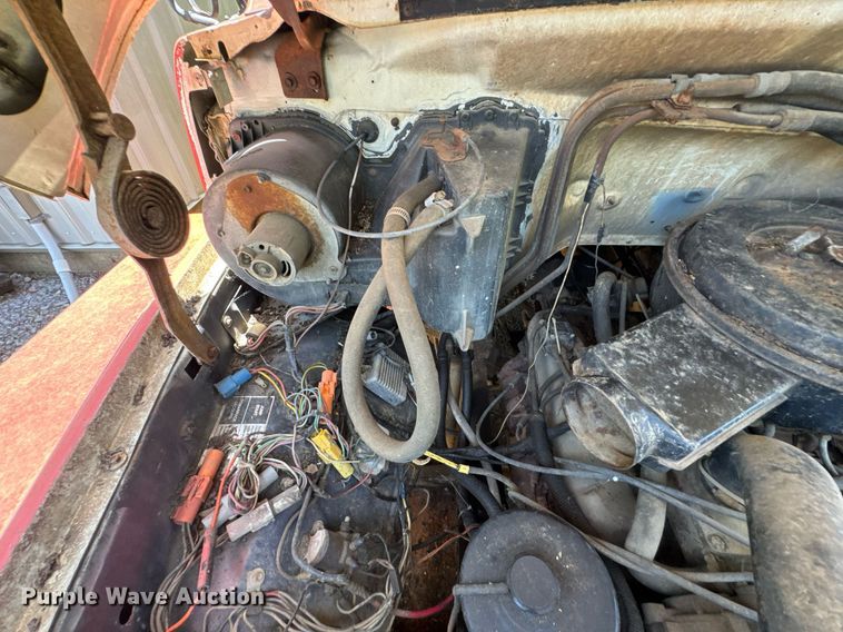 image for item DU9399 1984 Ford F700 dump truck