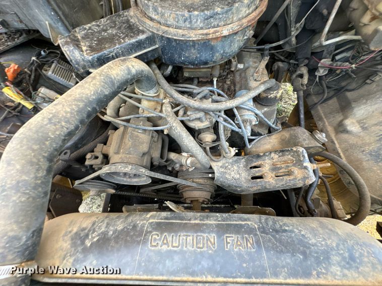 image for item DU9399 1984 Ford F700 dump truck