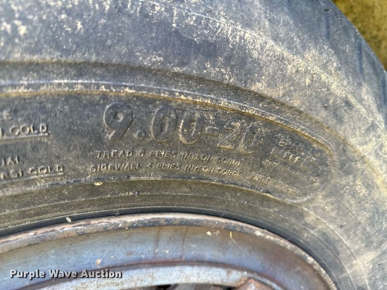 image for item DU9399 1984 Ford F700 dump truck