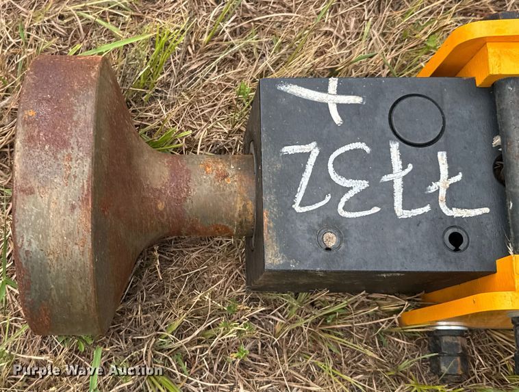 image for item DU9409 2025 Future FT-D680 skid steer post driver