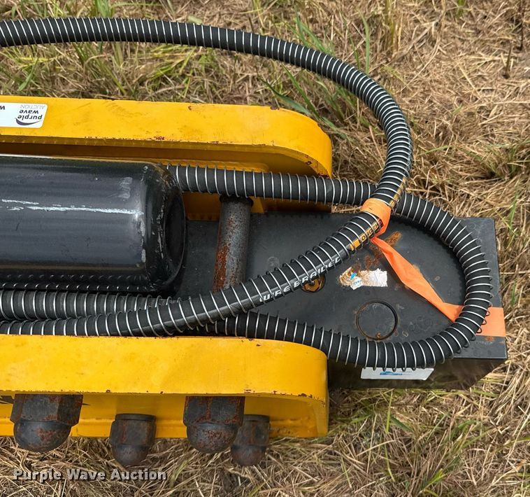 image for item DU9422 2024 Wolverine CB-11-750F skid steer breaker