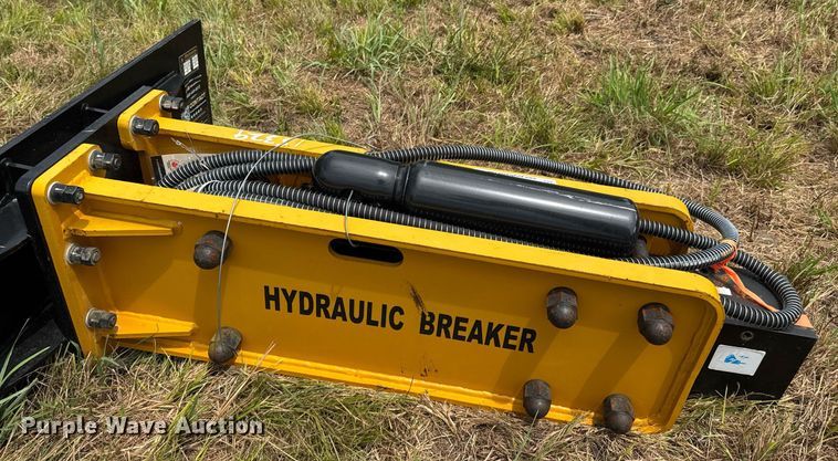 image for item DU9422 2024 Wolverine CB-11-750F skid steer breaker