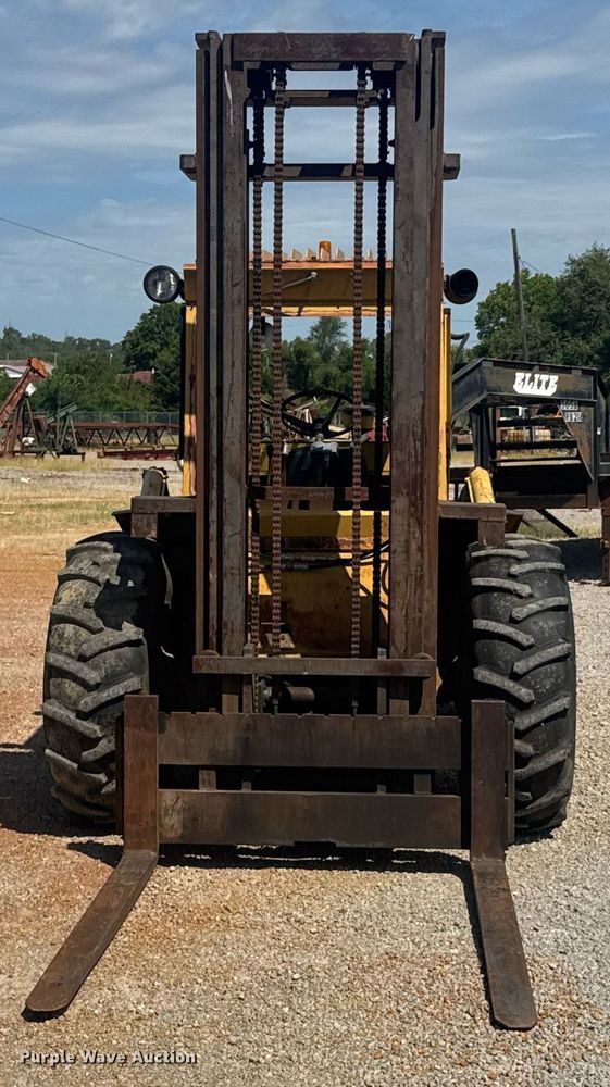 image for item DU9440 1997 Mastercraft S8PFW7 forklift