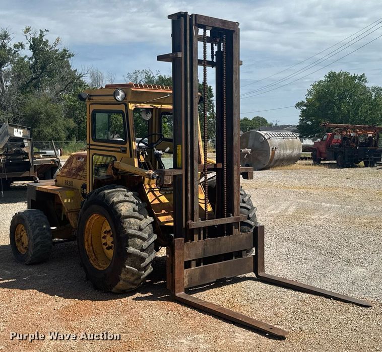 image for item DU9440 1997 Mastercraft S8PFW7 forklift