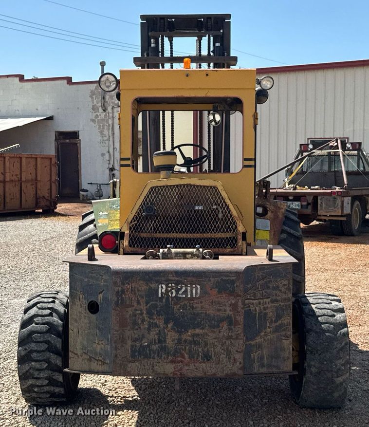 image for item DU9440 1997 Mastercraft S8PFW7 forklift