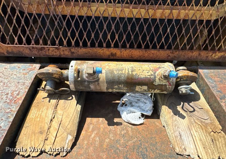 image for item DU9440 1997 Mastercraft S8PFW7 forklift