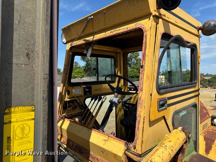 image for item DU9440 1997 Mastercraft S8PFW7 forklift