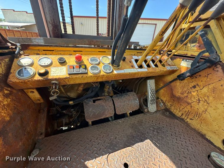 image for item DU9440 1997 Mastercraft S8PFW7 forklift