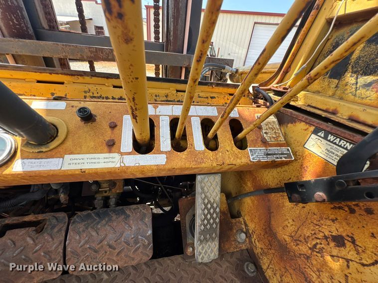 image for item DU9440 1997 Mastercraft S8PFW7 forklift