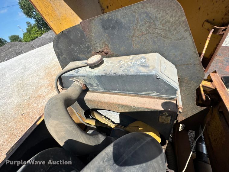 image for item DU9440 1997 Mastercraft S8PFW7 forklift