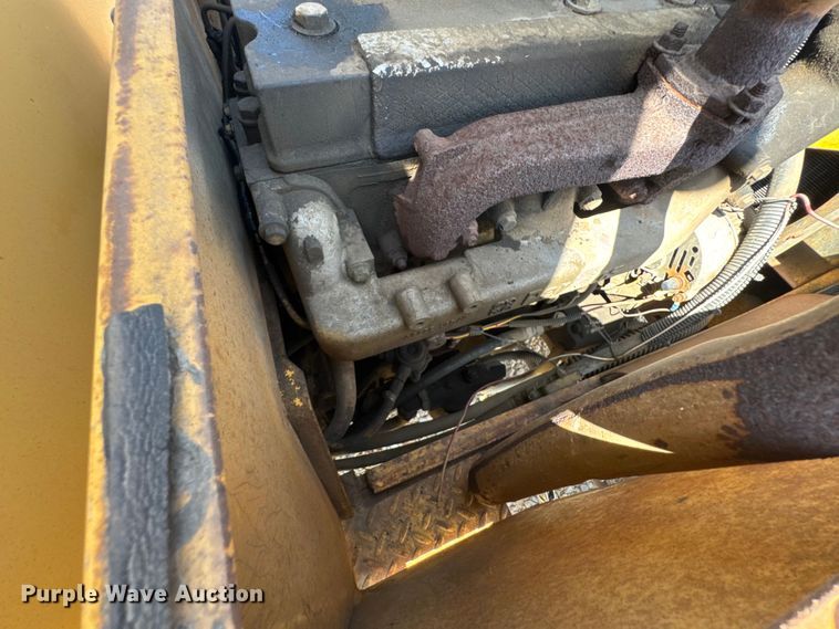 image for item DU9440 1997 Mastercraft S8PFW7 forklift