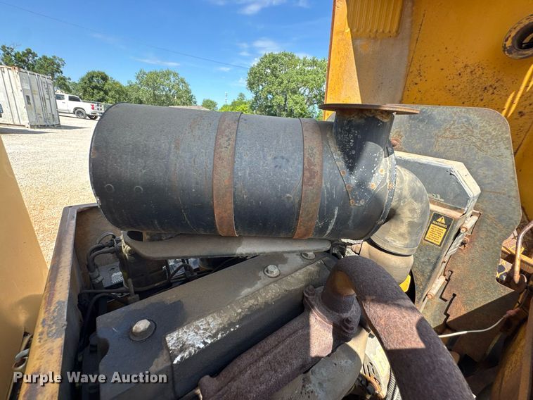 image for item DU9440 1997 Mastercraft S8PFW7 forklift