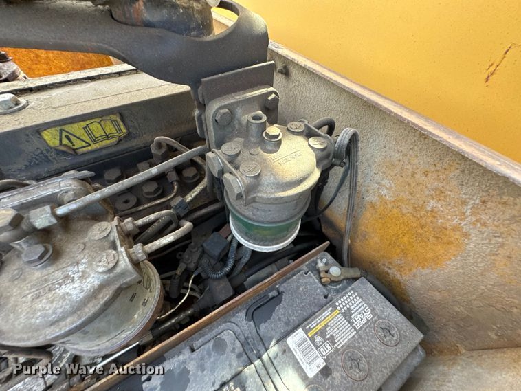 image for item DU9440 1997 Mastercraft S8PFW7 forklift