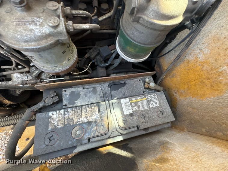 image for item DU9440 1997 Mastercraft S8PFW7 forklift