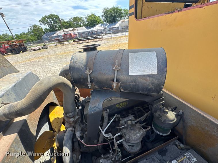 image for item DU9440 1997 Mastercraft S8PFW7 forklift