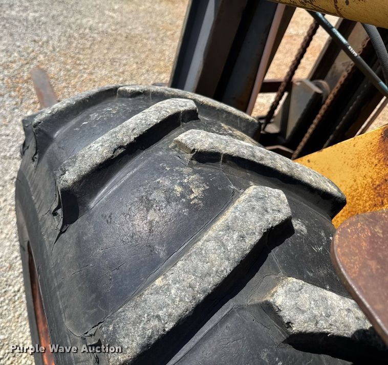 image for item DU9440 1997 Mastercraft S8PFW7 forklift