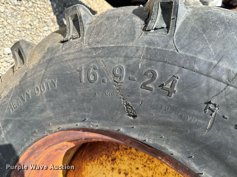 image for item DU9440 1997 Mastercraft S8PFW7 forklift