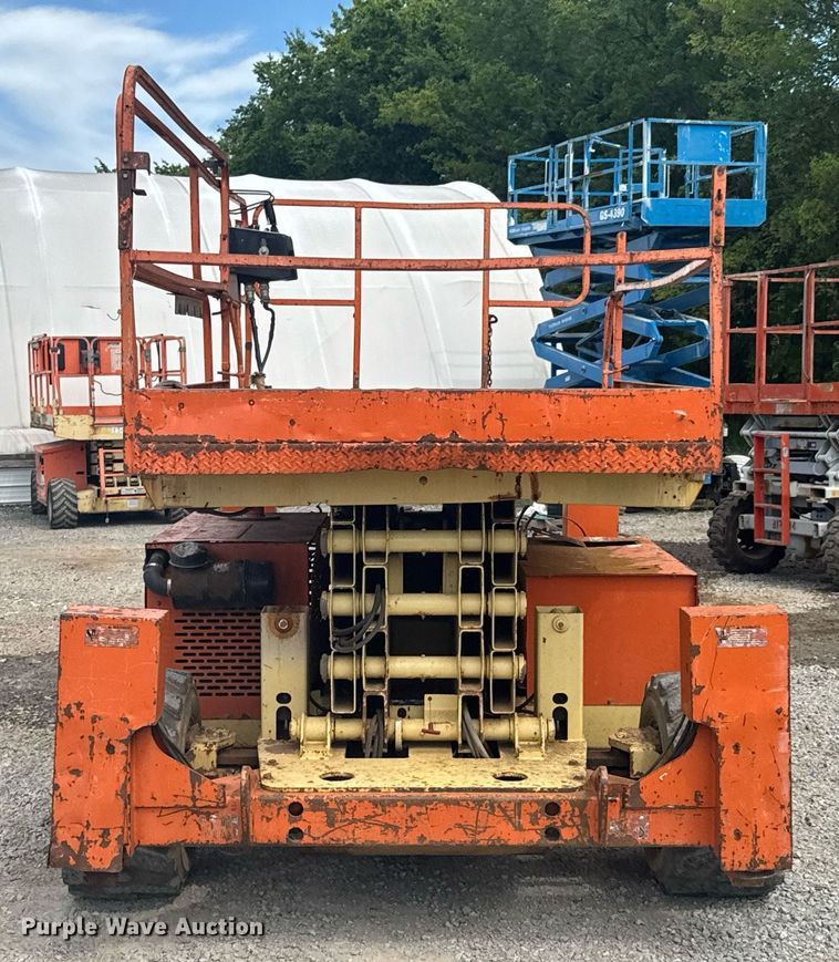 image for item DU9441 2001 JLG 33RTS scissor lift