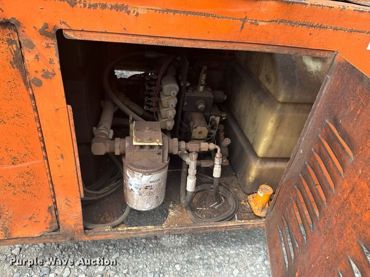 image for item DU9441 2001 JLG 33RTS scissor lift