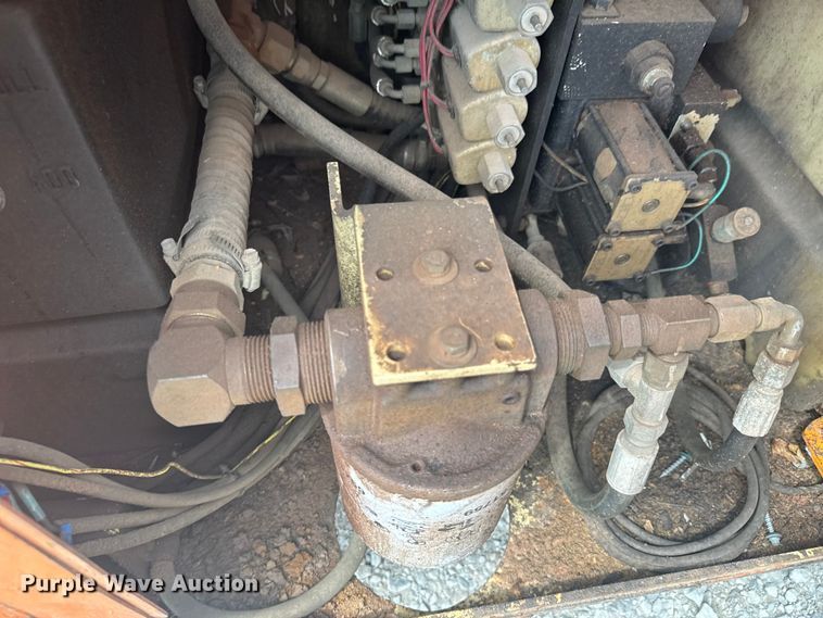 image for item DU9441 2001 JLG 33RTS scissor lift