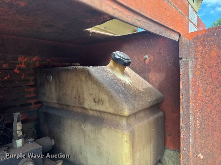 image for item DU9441 2001 JLG 33RTS scissor lift