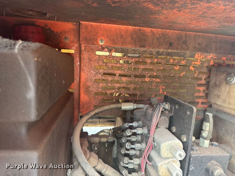 image for item DU9441 2001 JLG 33RTS scissor lift