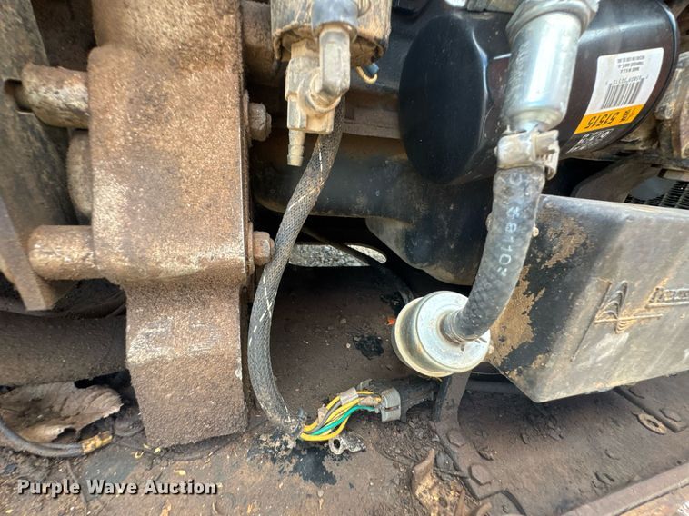 image for item DU9441 2001 JLG 33RTS scissor lift