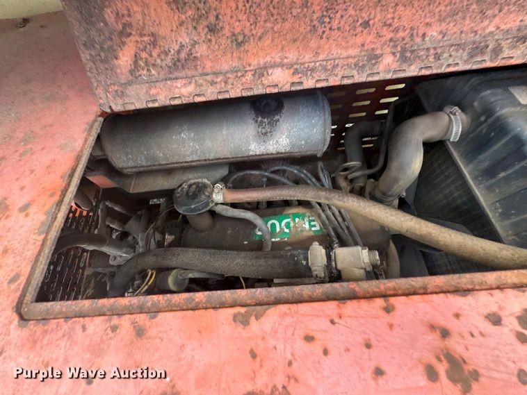 image for item DU9441 2001 JLG 33RTS scissor lift