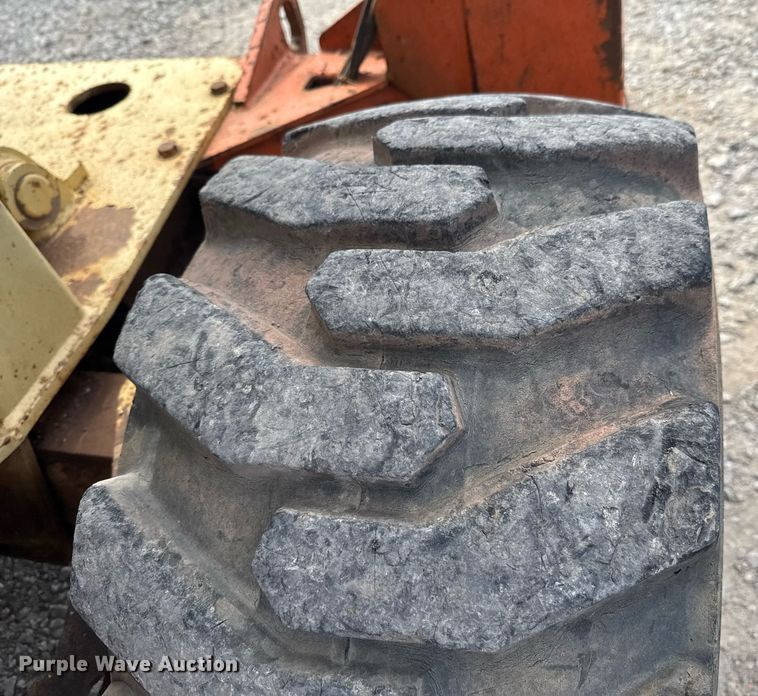 image for item DU9441 2001 JLG 33RTS scissor lift