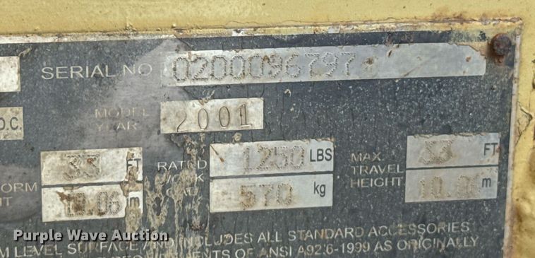 image for item DU9441 2001 JLG 33RTS scissor lift