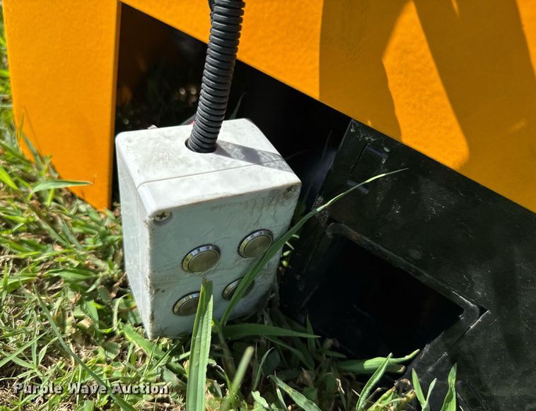 image for item DU9443 Skid steer brush cutter