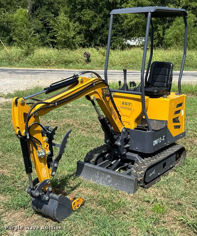 EXCAVADORA 2024 AGT DM12C