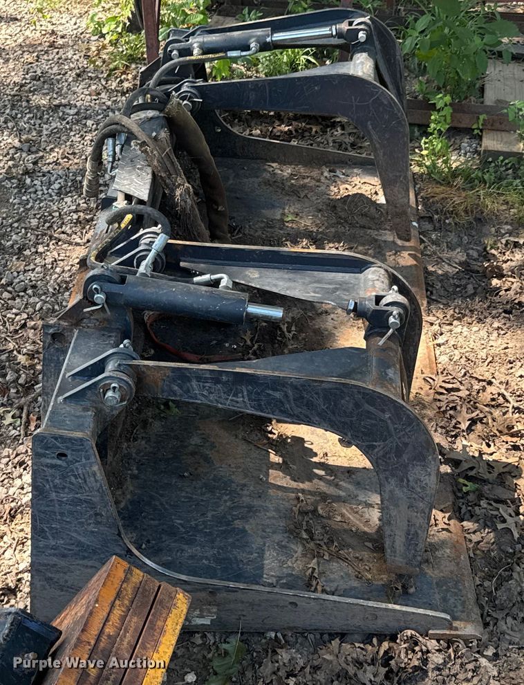 image for item DU9450 JCT Attachments skid steer grapple bucket