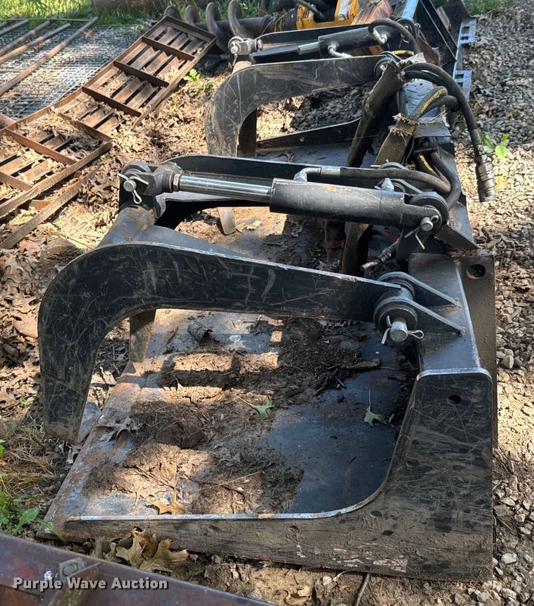 image for item DU9450 JCT Attachments skid steer grapple bucket