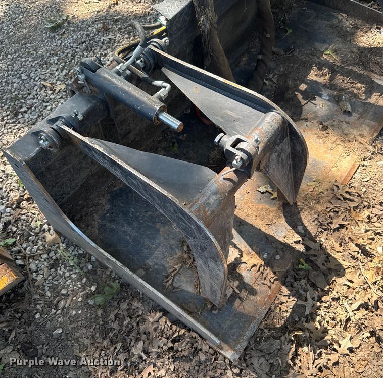 image for item DU9450 JCT Attachments skid steer grapple bucket