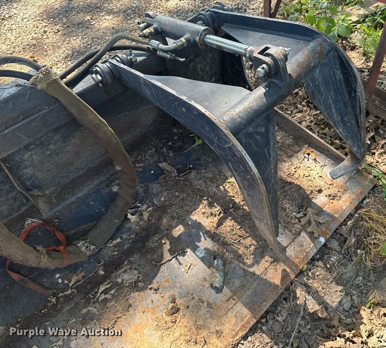 image for item DU9450 JCT Attachments skid steer grapple bucket