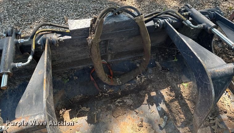 image for item DU9450 JCT Attachments skid steer grapple bucket