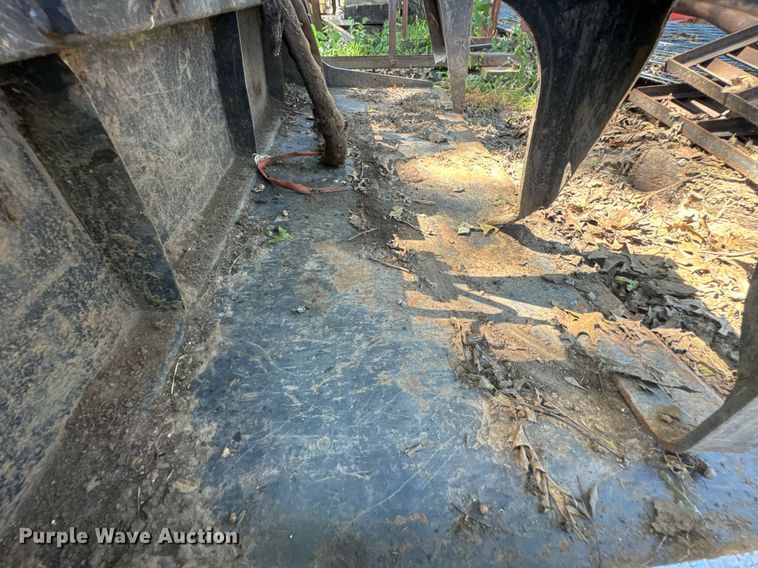 image for item DU9450 JCT Attachments skid steer grapple bucket